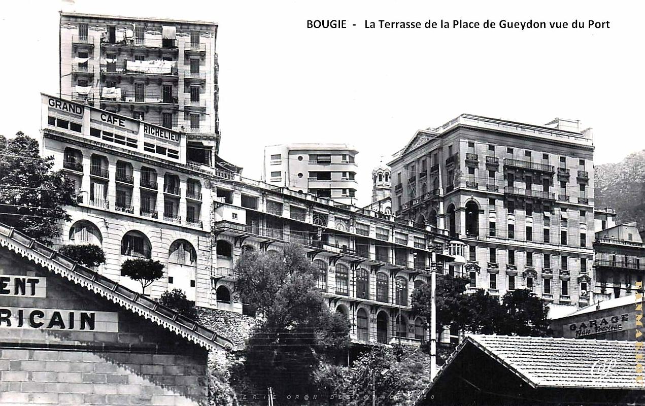 Bougie - Place Gueydon - Vue prise du Port.jpg